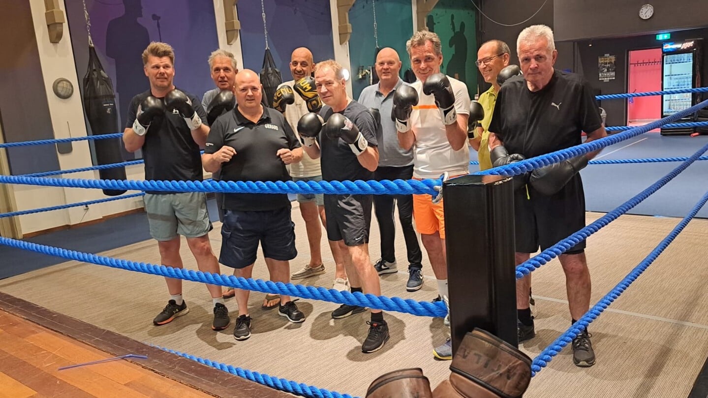 De leden van de maandagavondgroep. Denny Vogels (nog geen 50+), Raymond Bonnier, Gerard Xhofleer (trainer), Eric van den Boom, Rudy van den Heuvel, Freddie Weber (trainer), Hans Dinkelberg, Frank Lieshout en Willy Lodewijks. Edwin van Kemenade ontbreekt op de foto.
